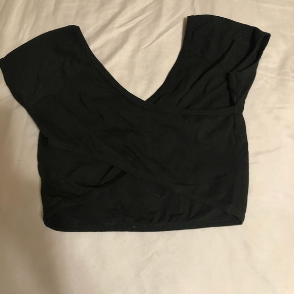 Brandy Melville crop top - Picture 2 of 3